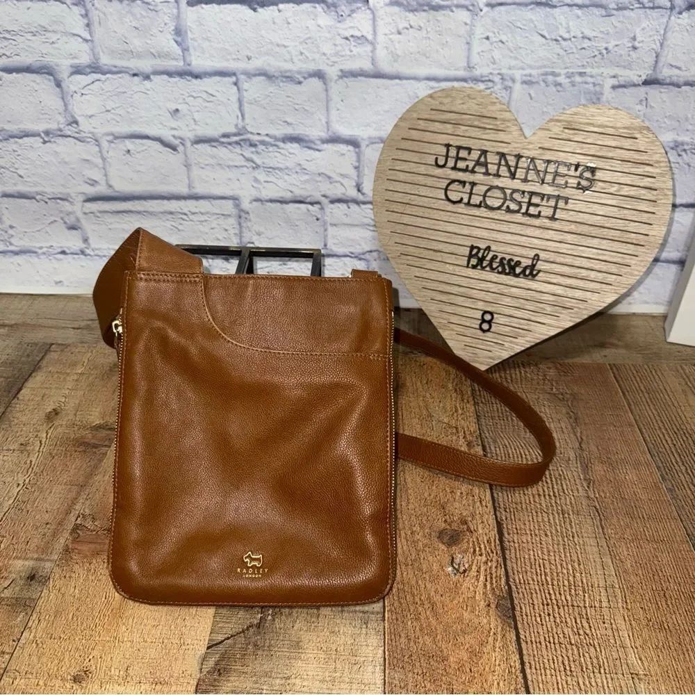 Radley London Leather Cross Body Bag has flaws